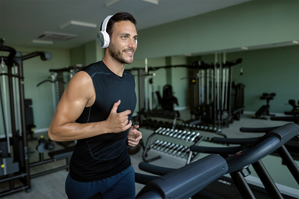 Maximize Cardio Workout: Tips for Using a Motorized Treadmill