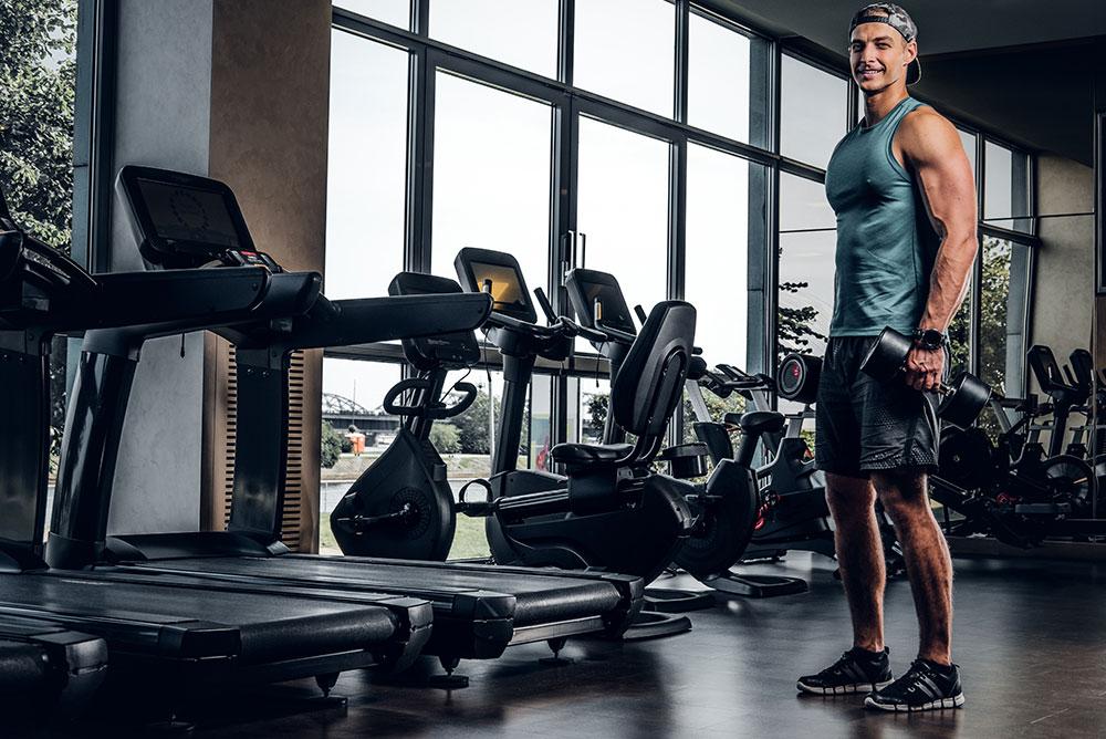 Treadmill vs. Outdoor Running: Pros and Cons for Every Runner